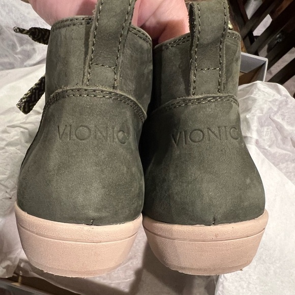 S18. NWT Vionic Shawna Olive Women's Comfort Bootie US9.5 - Picture 8 of 8